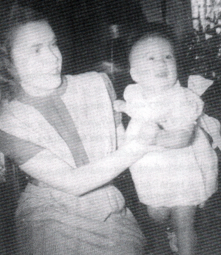 Margy & Nancy Xmas 1943